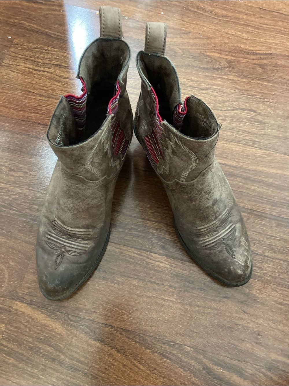 Ariat Embroidered Ankle Boots Sz 7 - Picture 2 of 9